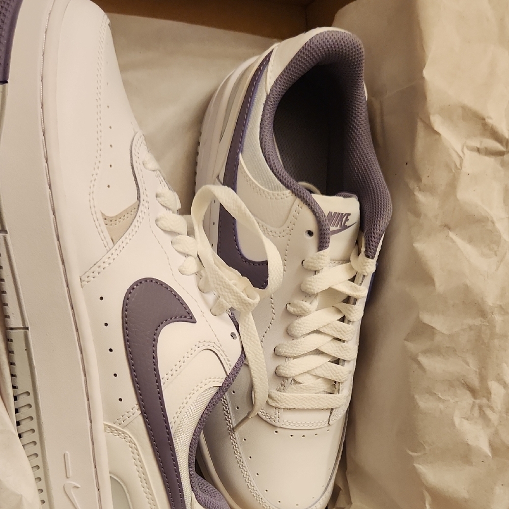 Nike Women's White and Purple Sneakers